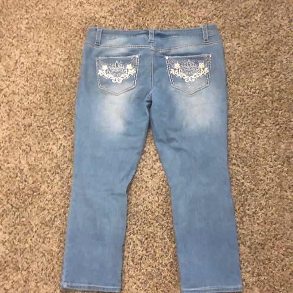 Capris - Picture 1 of 2